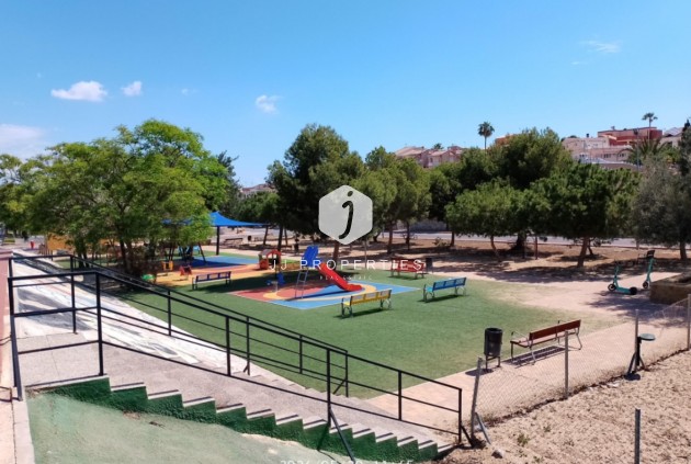 Tweedehands - Villa -
Torrevieja - Costa Blanca