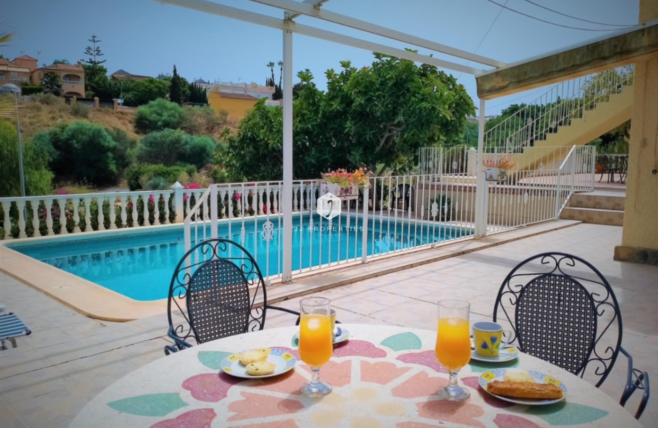 Tweedehands - Villa -
Torrevieja - Costa Blanca