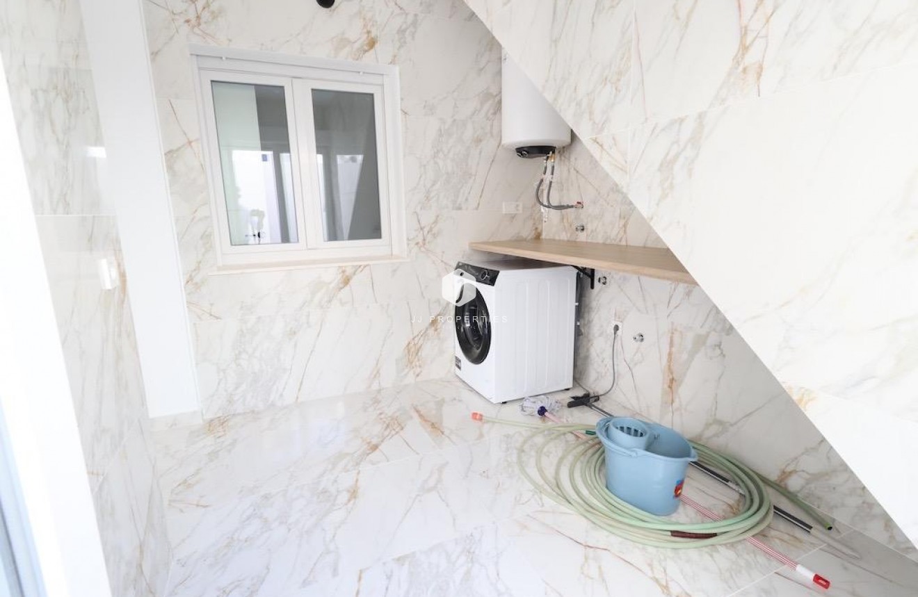 Tweedehands - Chalet -
Torrevieja - Costa Blanca