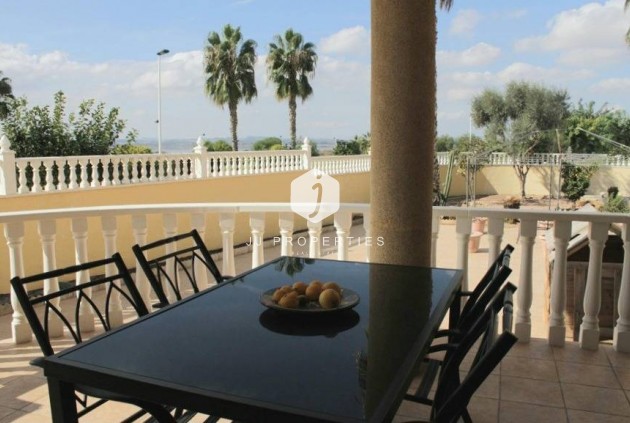 Tweedehands - Villa -
Torrevieja - La Siesta - El Salado - Torreta