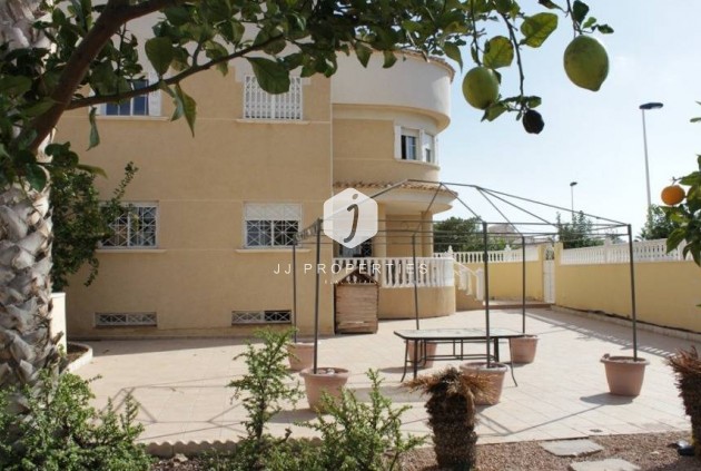 Tweedehands - Villa -
Torrevieja - La Siesta - El Salado - Torreta