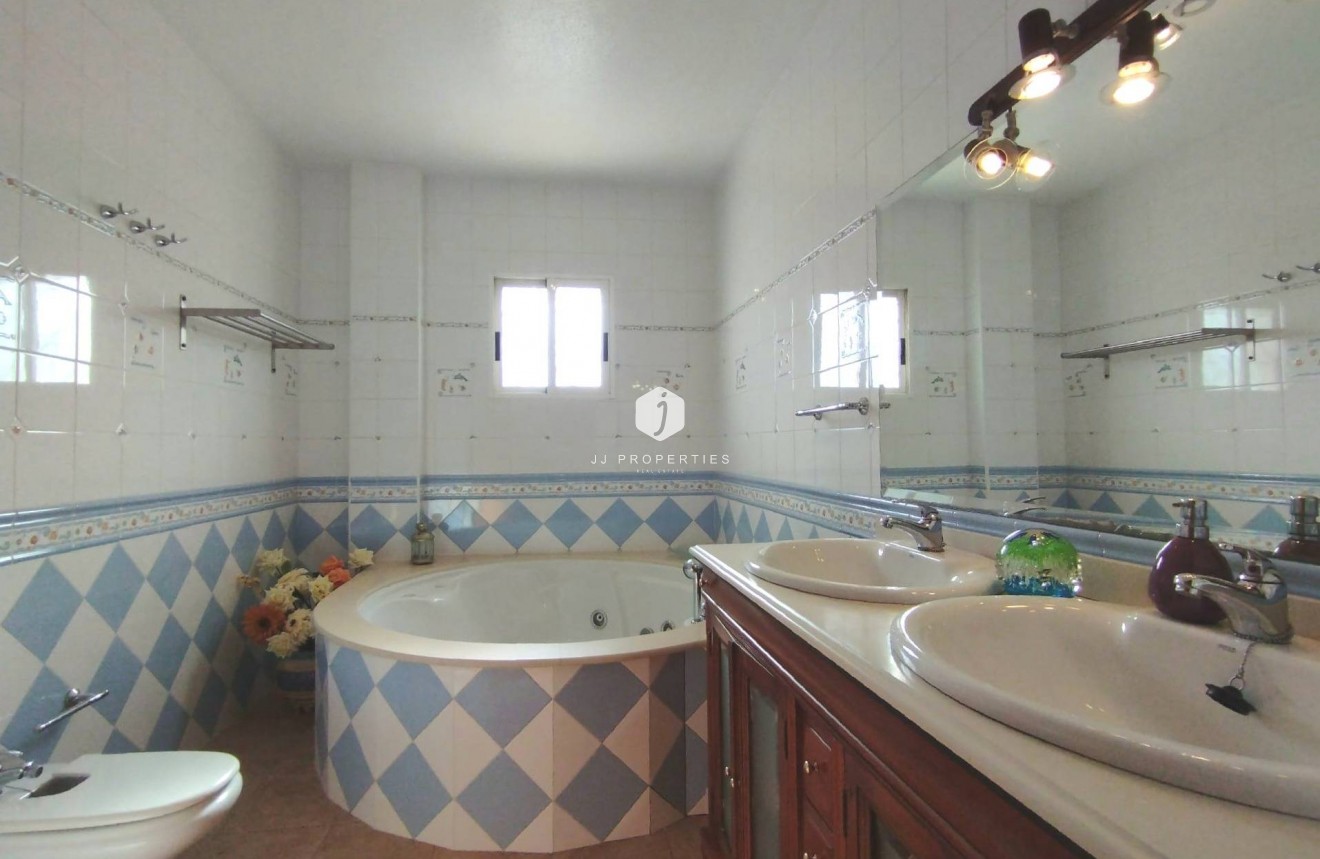 Tweedehands - Villa -
Torrevieja - La Siesta - El Salado - Torreta