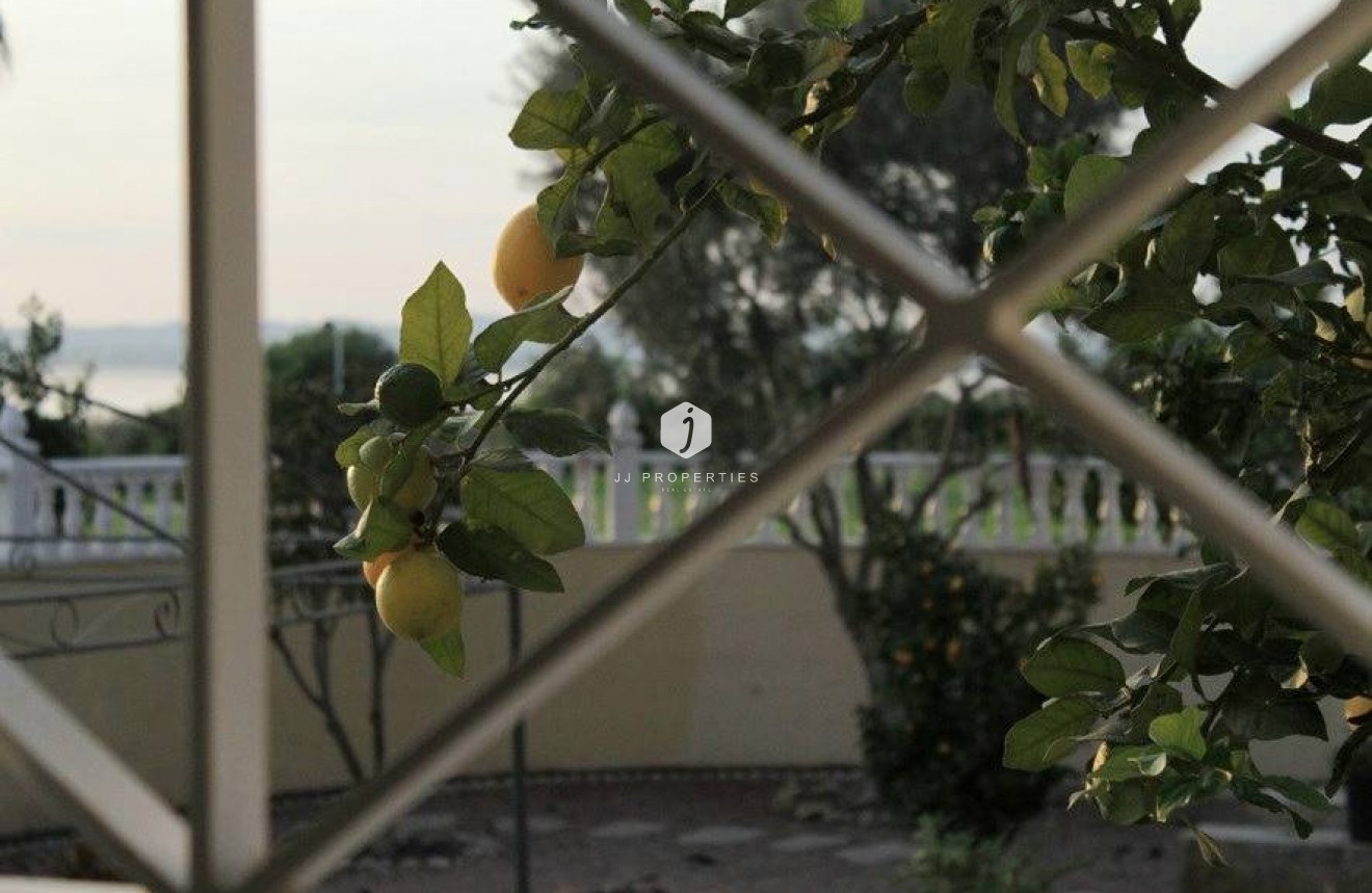 Tweedehands - Villa -
Torrevieja - La Siesta - El Salado - Torreta