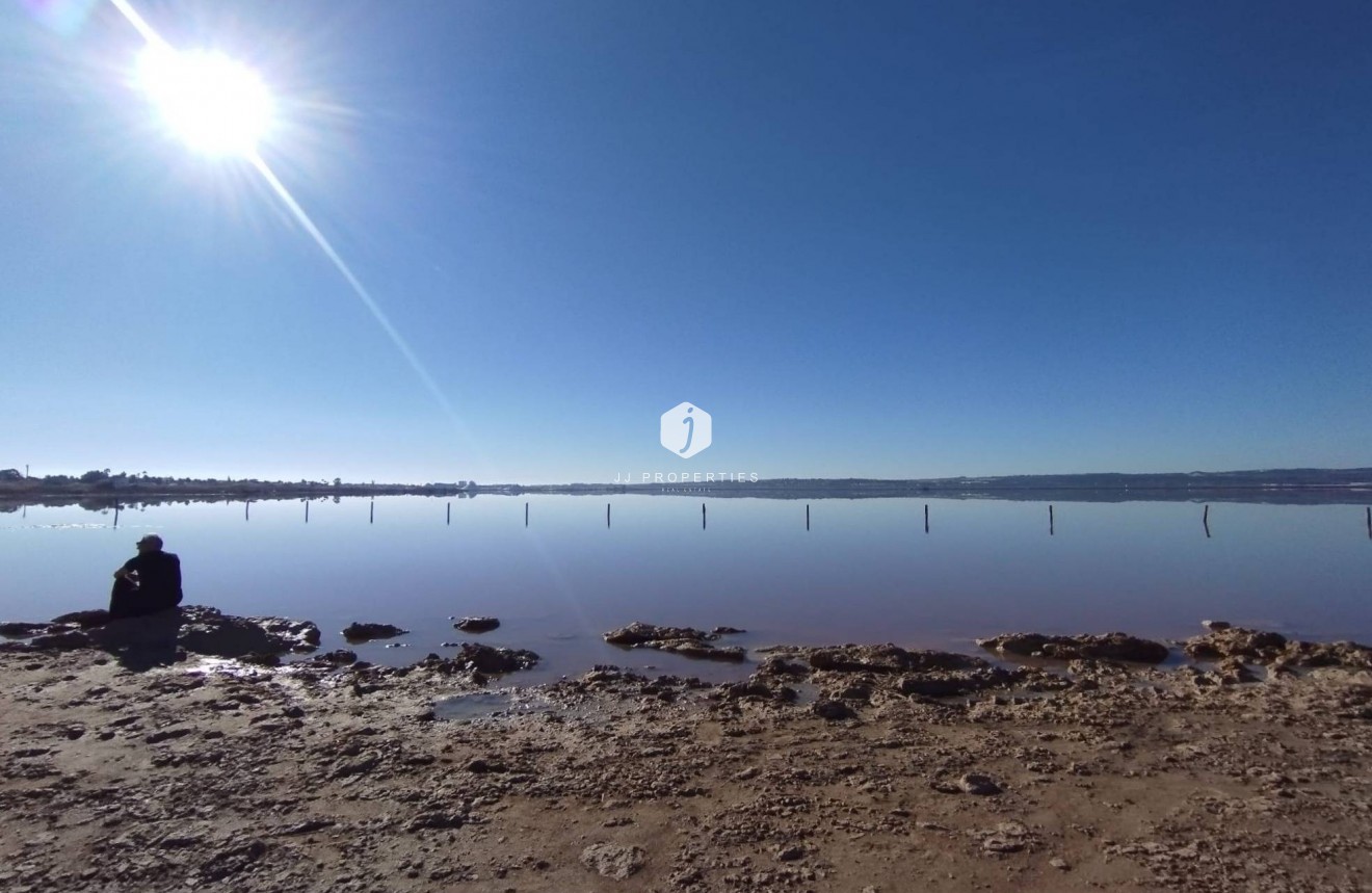 Tweedehands - Villa -
Torrevieja - La Siesta - El Salado - Torreta