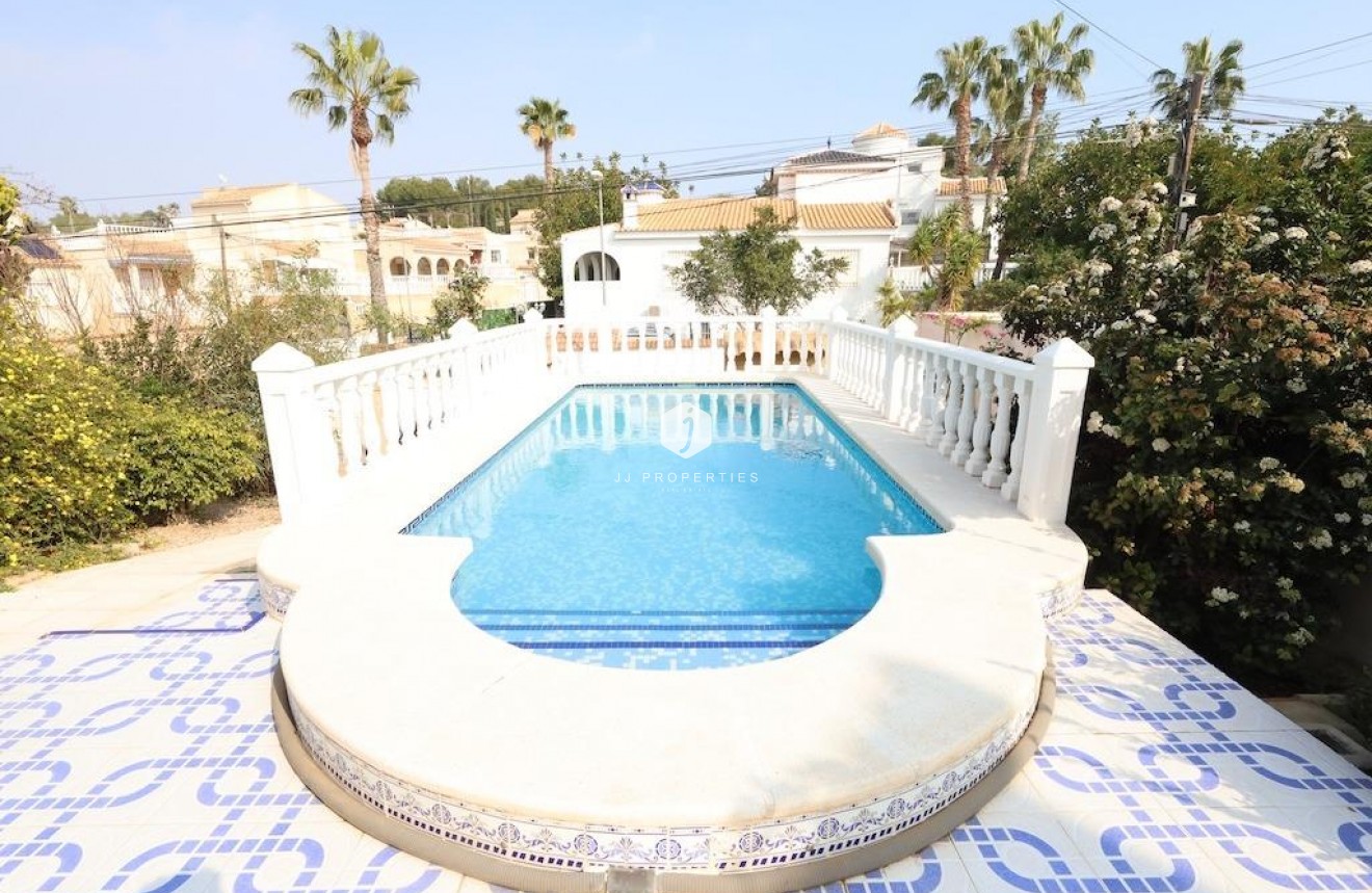 Tweedehands - Villa -
Orihuela Costa - Costa Blanca