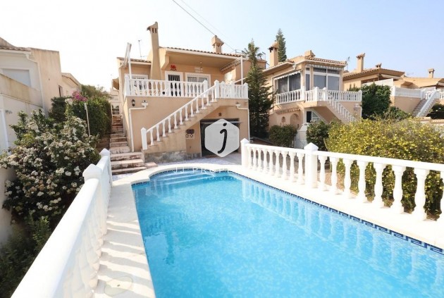 Tweedehands - Villa -
Orihuela Costa - Costa Blanca