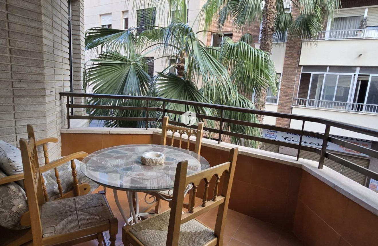 Tweedehands - Appartement / flat -
Torrevieja - Centro