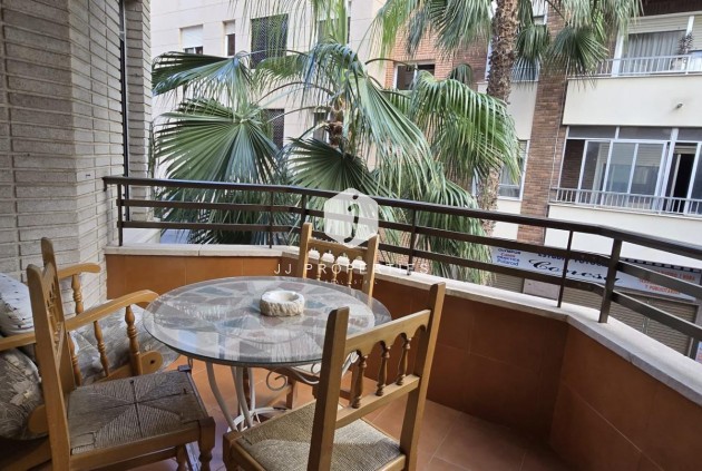 Tweedehands - Appartement / flat -
Torrevieja - Centro