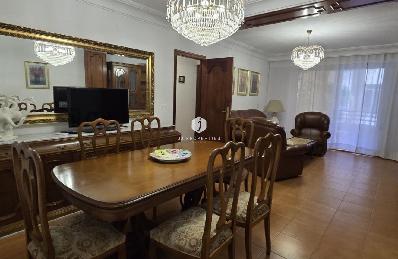 Tweedehands - Appartement / flat -
Torrevieja - Centro