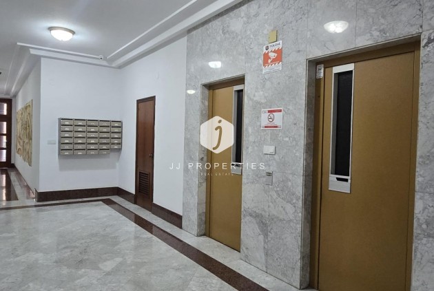 Tweedehands - Appartement / flat -
Torrevieja - Centro