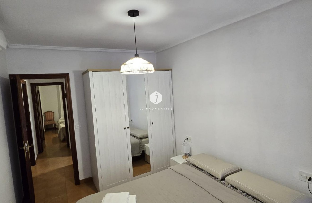 Tweedehands - Appartement / flat -
Torrevieja - Centro