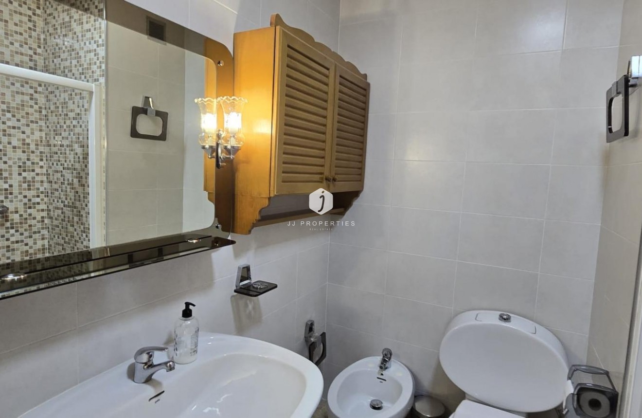 Tweedehands - Appartement / flat -
Torrevieja - Centro