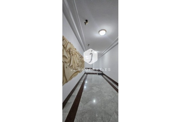 Tweedehands - Appartement / flat -
Torrevieja - Centro