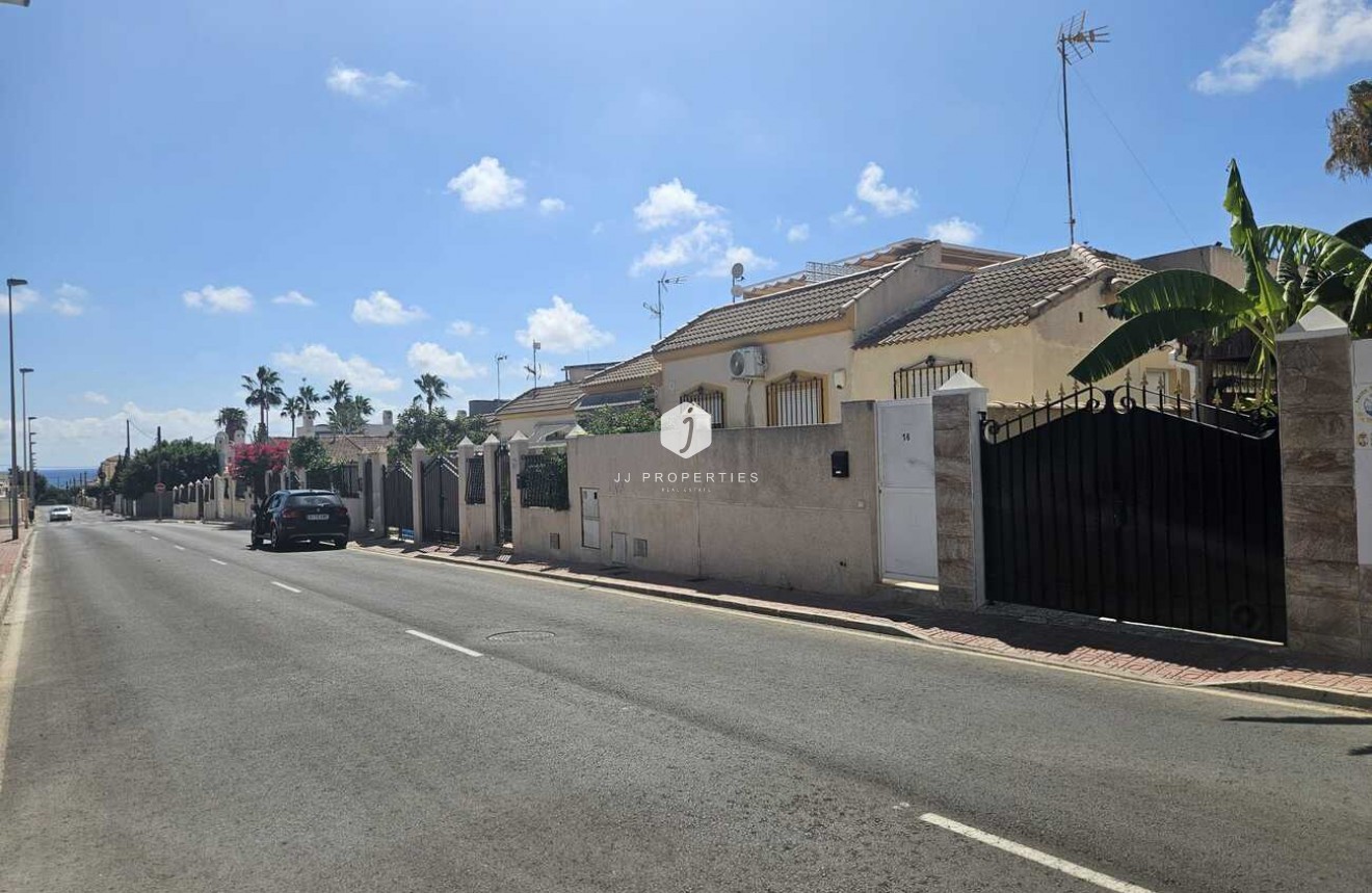 Tweedehands - Villa -
Torrevieja - Torre Del Moro