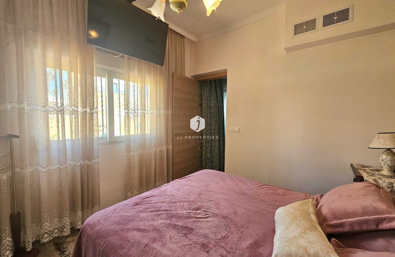 Tweedehands - Villa -
Torrevieja - Torre Del Moro