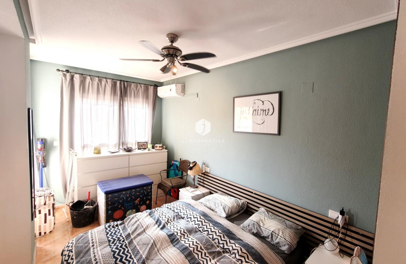 Tweedehands - Appartement / flat -
Torrevieja - Playa del Cura