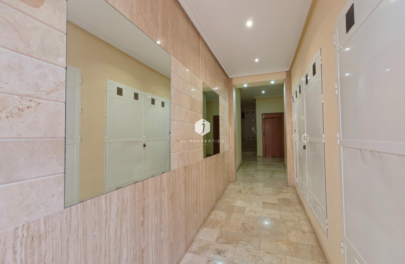 Tweedehands - Appartement / flat -
Torrevieja - Playa del Cura