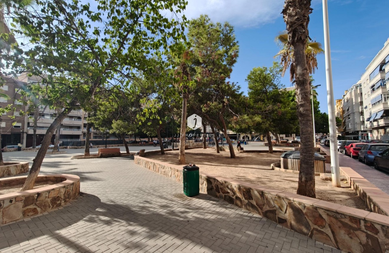 Tweedehands - Appartement / flat -
Torrevieja - Playa del Cura