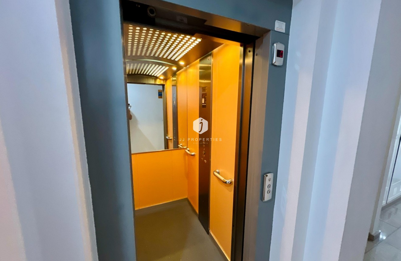 Tweedehands - Penthouse -
Torrevieja - Playa de los Locos