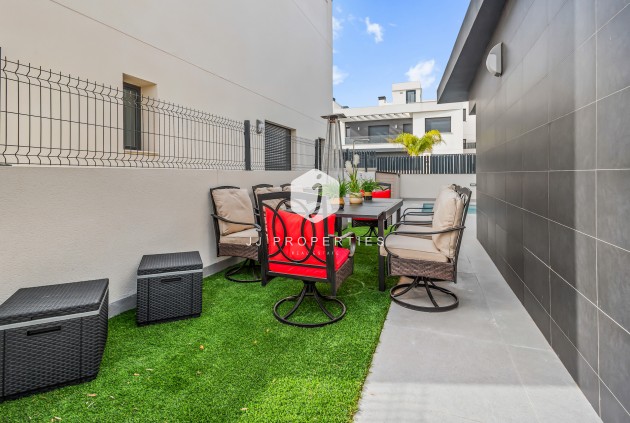 Tweedehands - Villa -
Algorfa - Inland