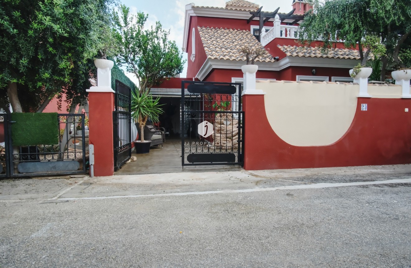 Tweedehands - Chalet -
Orihuela Costa - Costa Blanca