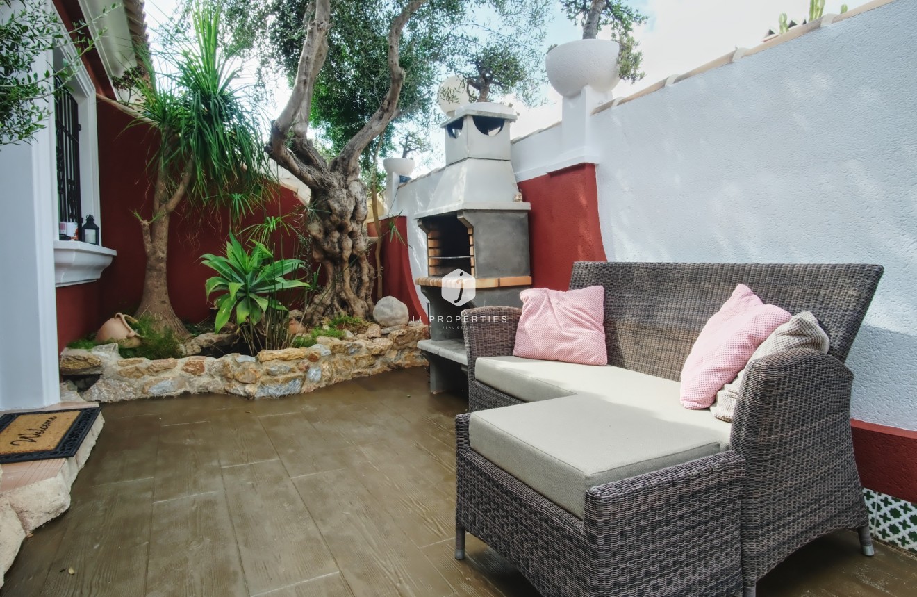 Tweedehands - Chalet -
Orihuela Costa - Costa Blanca