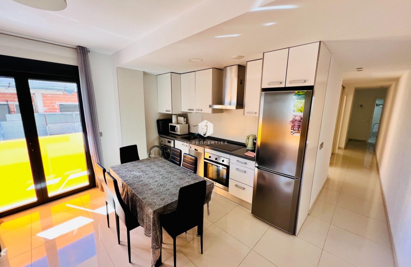 Tweedehands - Appartement / flat -
Torrevieja - Playa del Cura