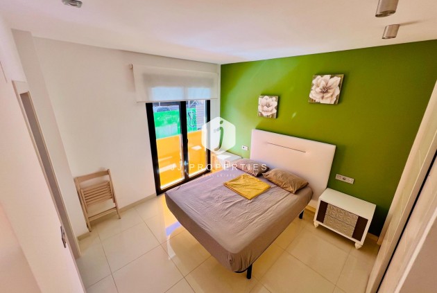 Tweedehands - Appartement / flat -
Torrevieja - Playa del Cura