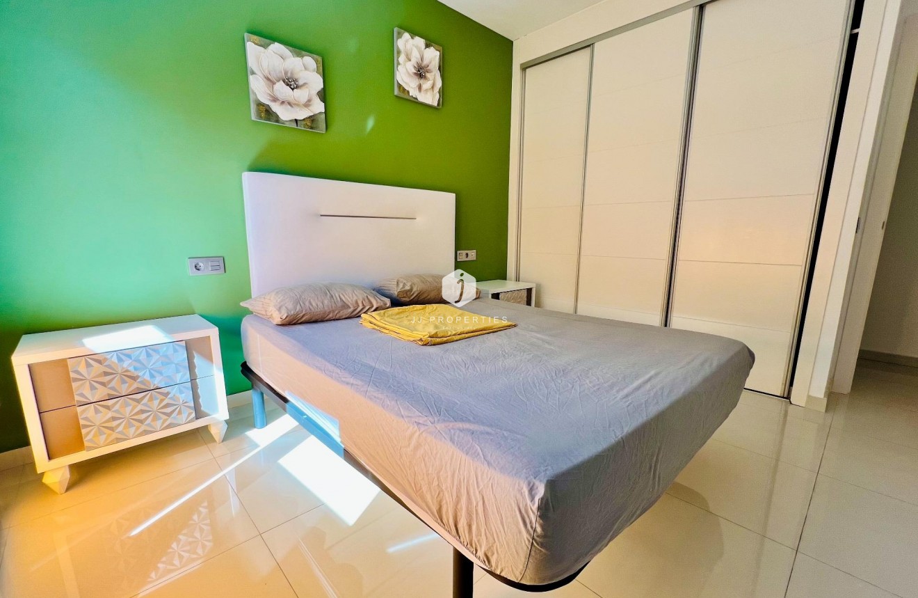 Tweedehands - Appartement / flat -
Torrevieja - Playa del Cura