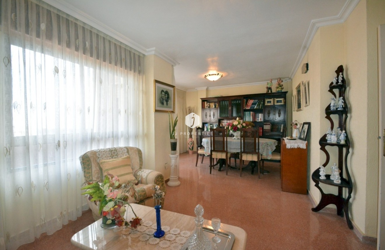 Tweedehands - Penthouse -
Guardamar del Segura - Costa Blanca