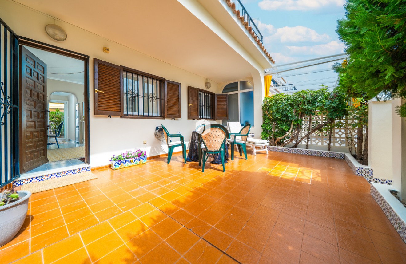 Tweedehands - Bungalow -
Torrevieja - La Mata