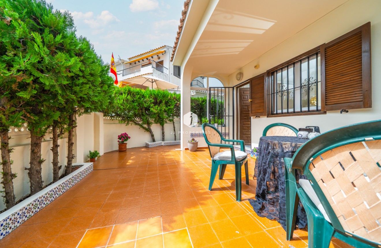Tweedehands - Bungalow -
Torrevieja - La Mata