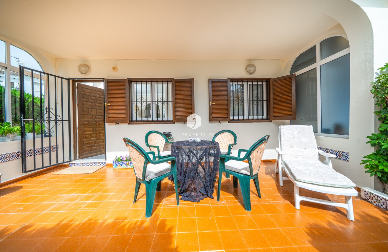 Tweedehands - Bungalow -
Torrevieja - La Mata