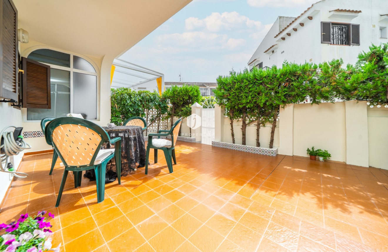 Tweedehands - Bungalow -
Torrevieja - La Mata