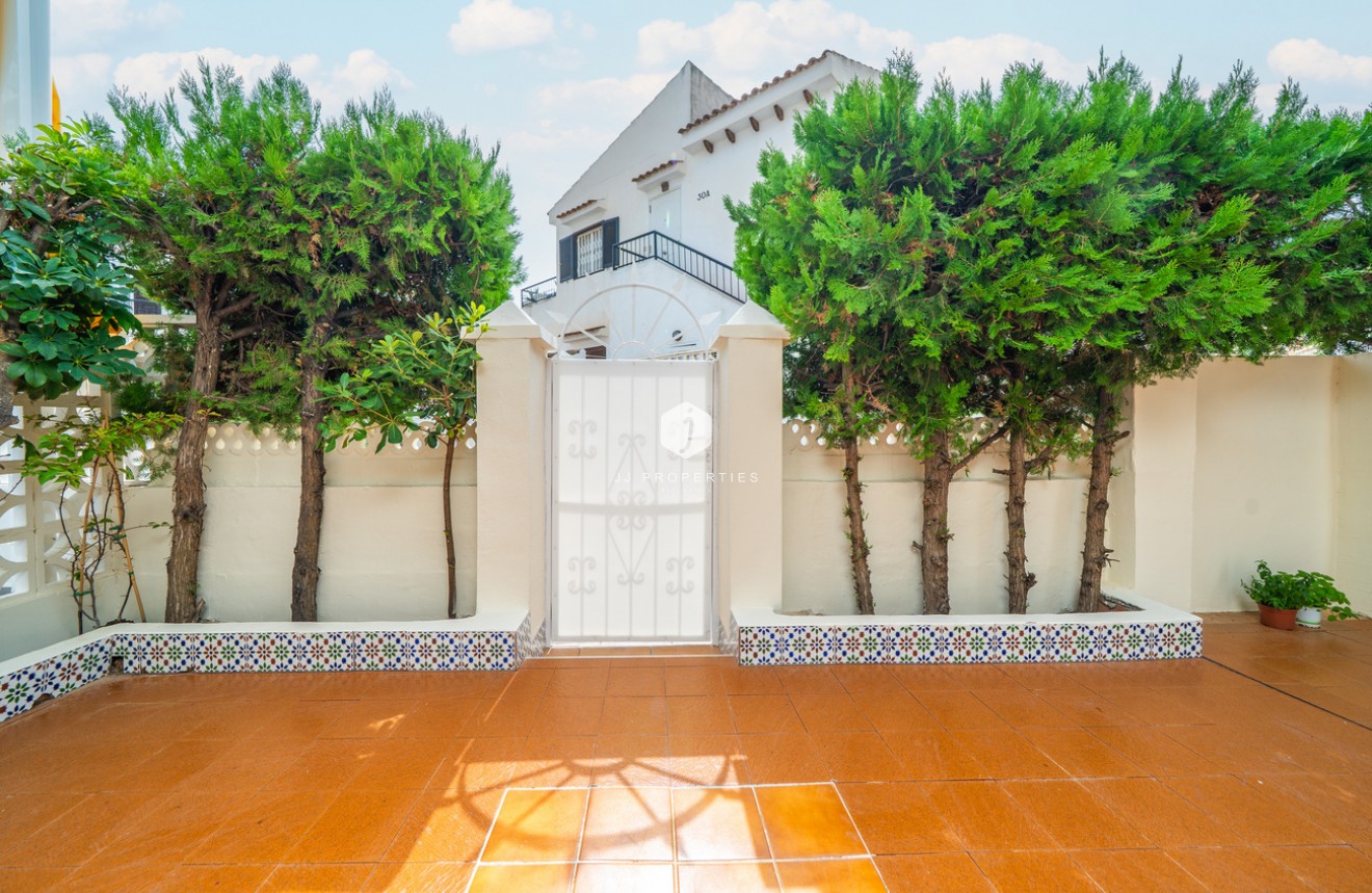 Tweedehands - Bungalow -
Torrevieja - La Mata