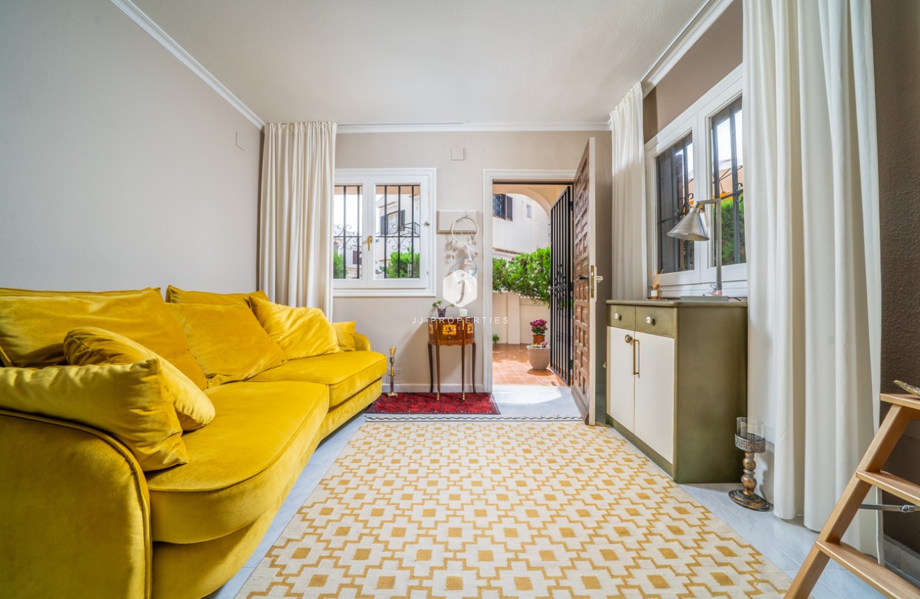 Tweedehands - Bungalow -
Torrevieja - La Mata