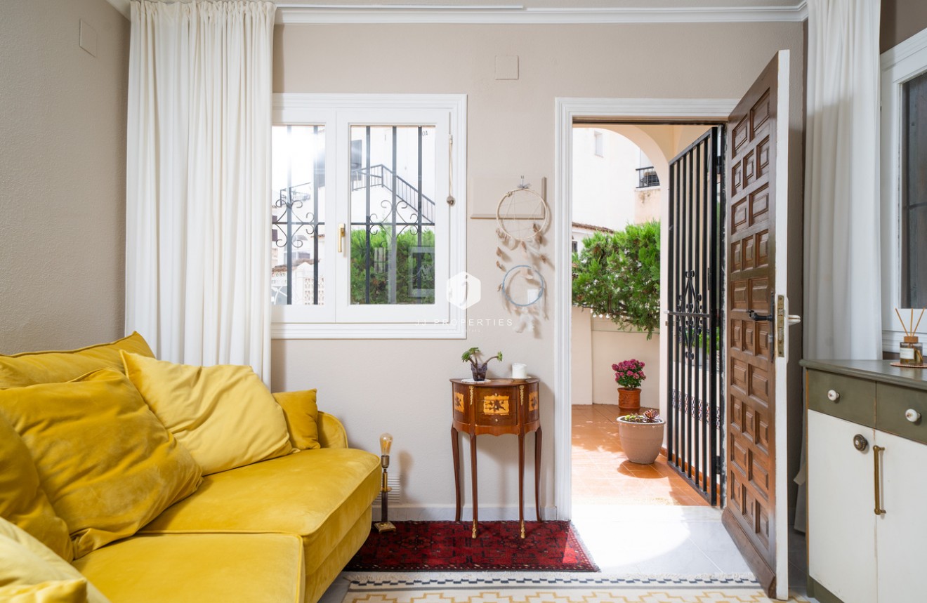 Tweedehands - Bungalow -
Torrevieja - La Mata