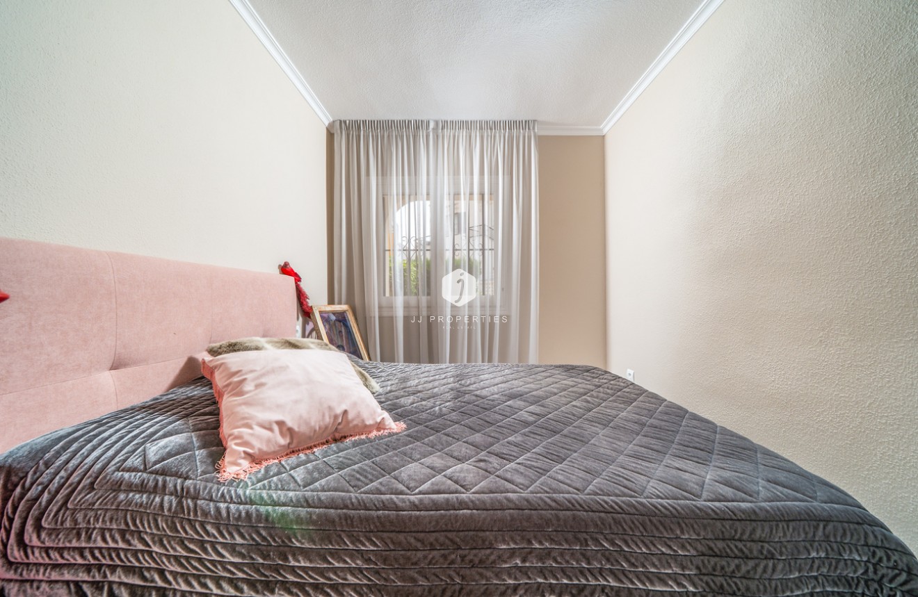 Tweedehands - Bungalow -
Torrevieja - La Mata