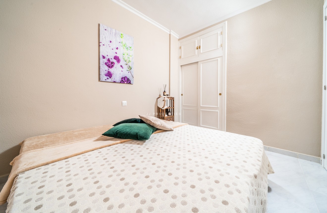 Tweedehands - Bungalow -
Torrevieja - La Mata