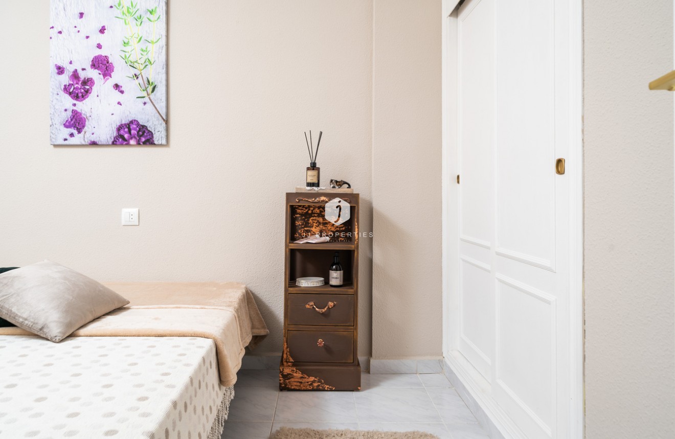 Tweedehands - Bungalow -
Torrevieja - La Mata