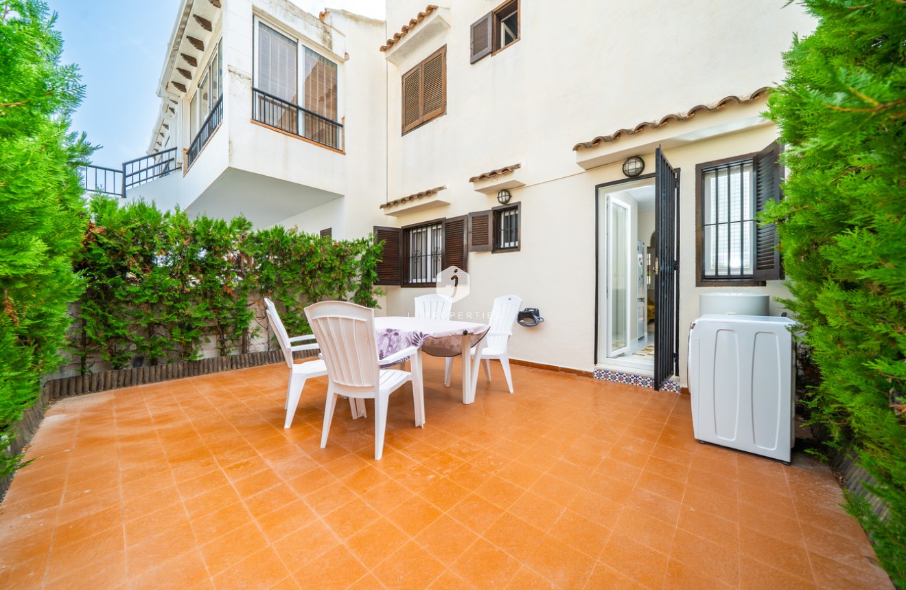 Tweedehands - Bungalow -
Torrevieja - La Mata