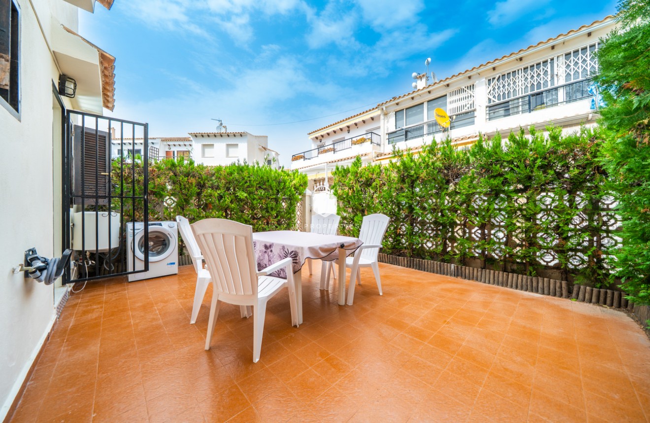 Tweedehands - Bungalow -
Torrevieja - La Mata