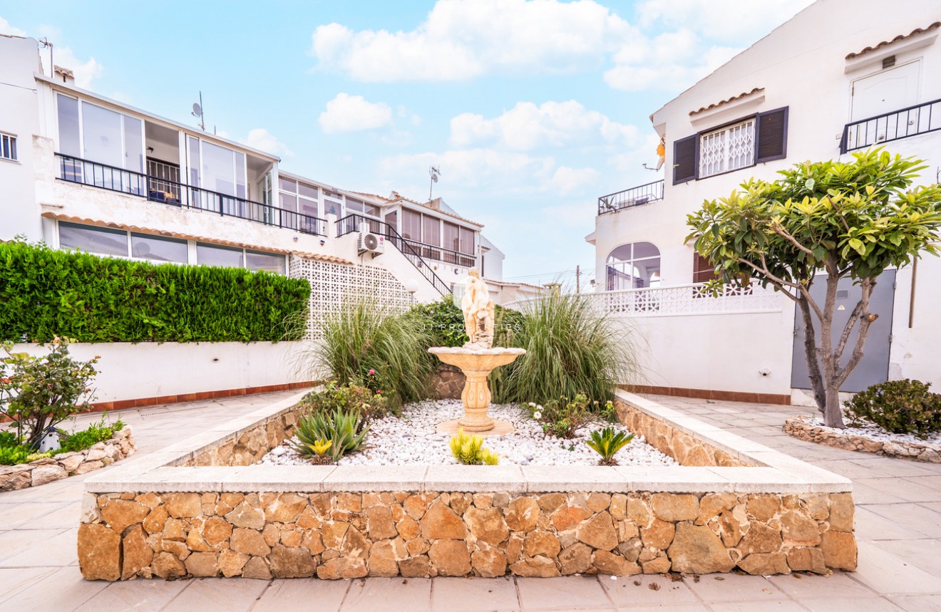 Tweedehands - Bungalow -
Torrevieja - La Mata