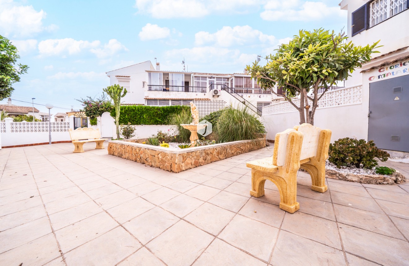 Tweedehands - Bungalow -
Torrevieja - La Mata