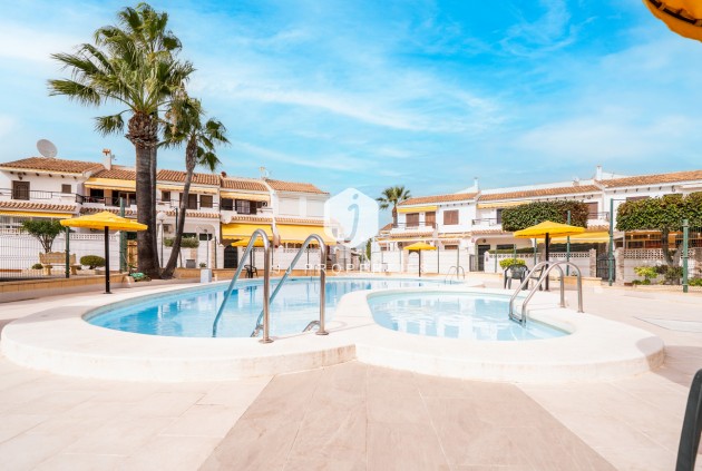 Tweedehands - Bungalow -
Torrevieja - La Mata
