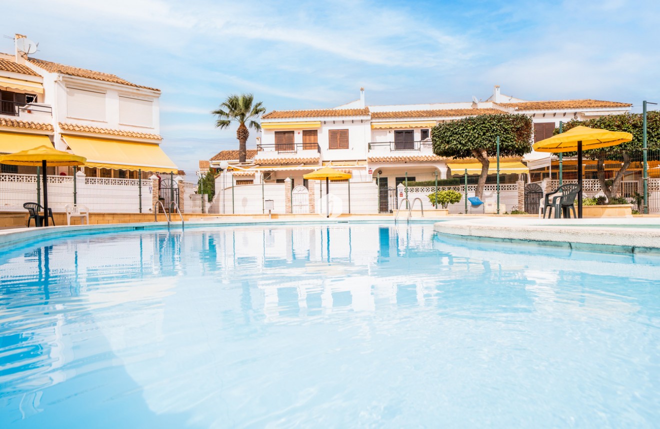 Tweedehands - Bungalow -
Torrevieja - La Mata