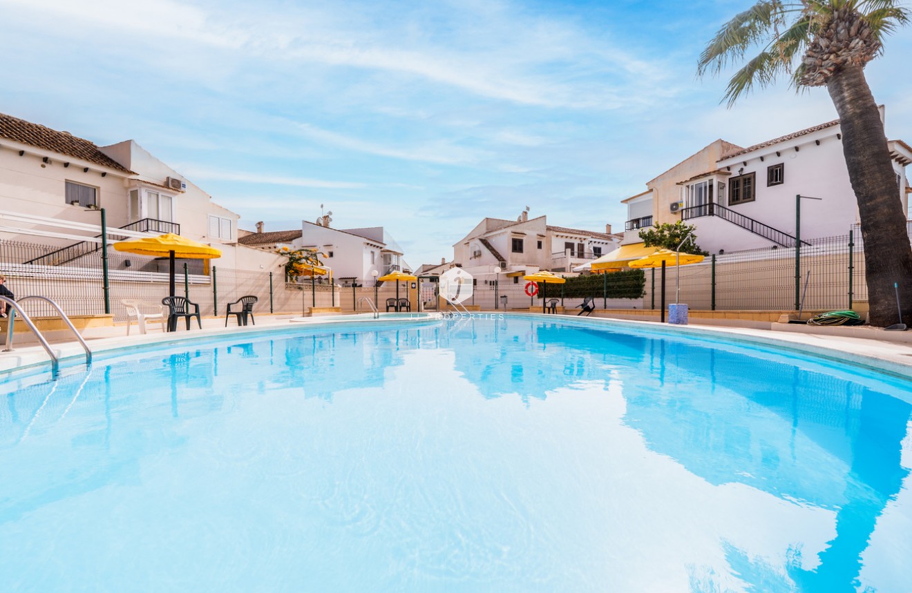 Tweedehands - Bungalow -
Torrevieja - La Mata