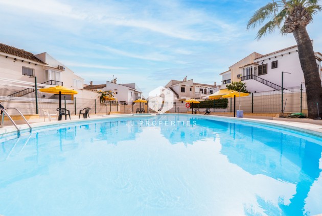 Tweedehands - Bungalow -
Torrevieja - La Mata