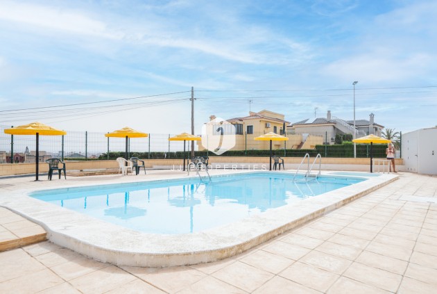 Tweedehands - Bungalow -
Torrevieja - La Mata