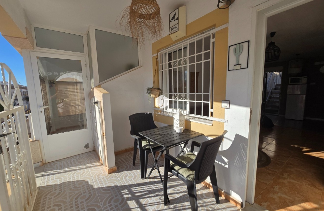 Tweedehands - Appartement / flat -
Torrevieja - Costa Blanca